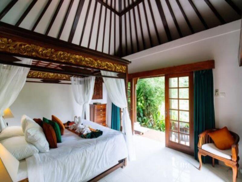 อาลัม ซารี เกลิกี รีสอร์ต แอนด์ สปา Hotel เตกากาลัง ภายนอก รูปภาพ