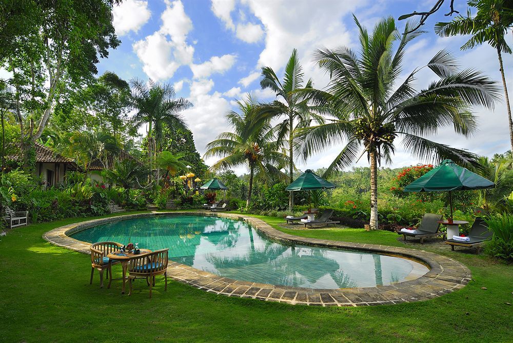 อาลัม ซารี เกลิกี รีสอร์ต แอนด์ สปา Hotel เตกากาลัง ภายนอก รูปภาพ